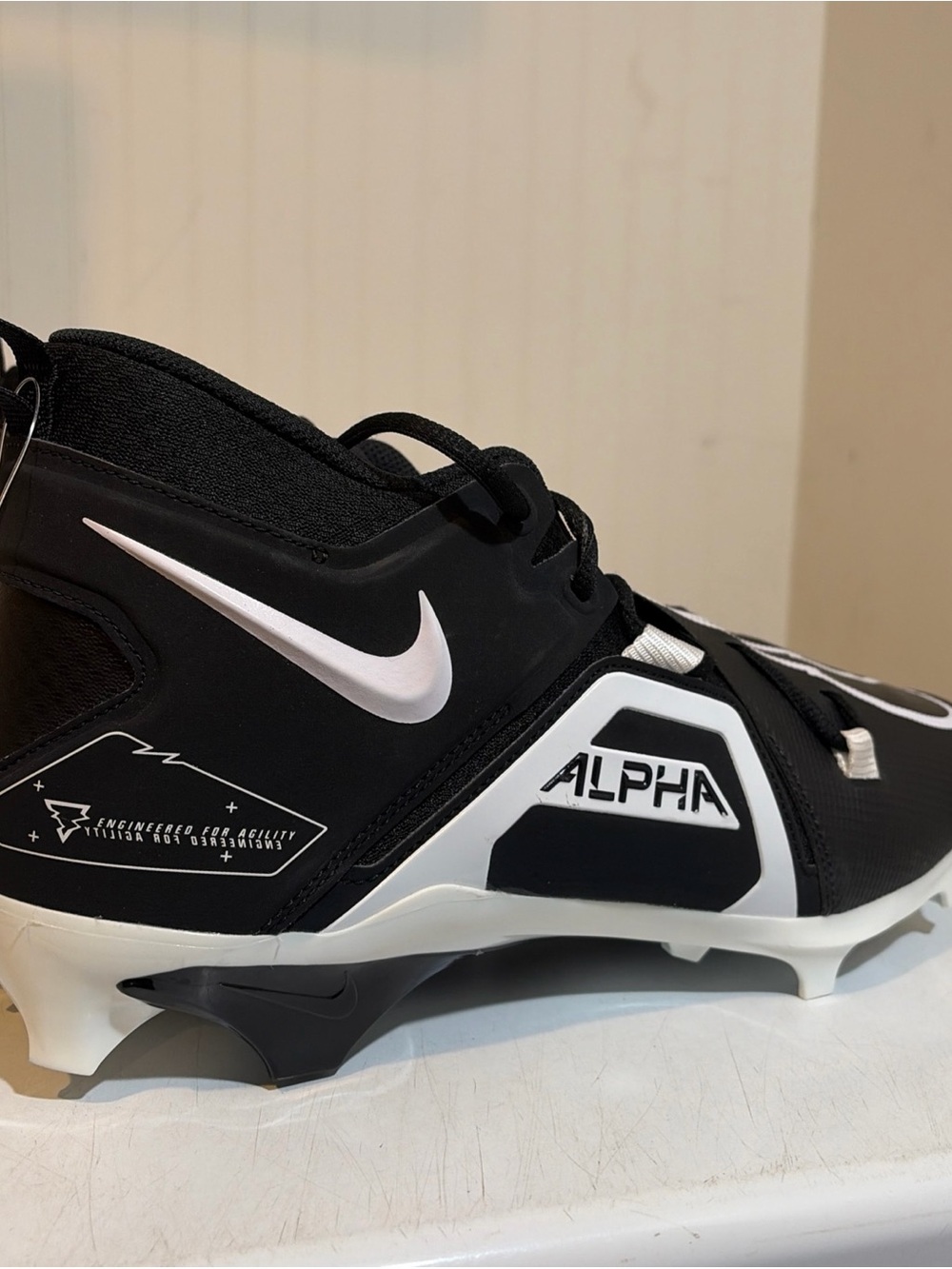 Nike Alpha Menace 3Men's Black and White Football Cleats BNWOB!!!
